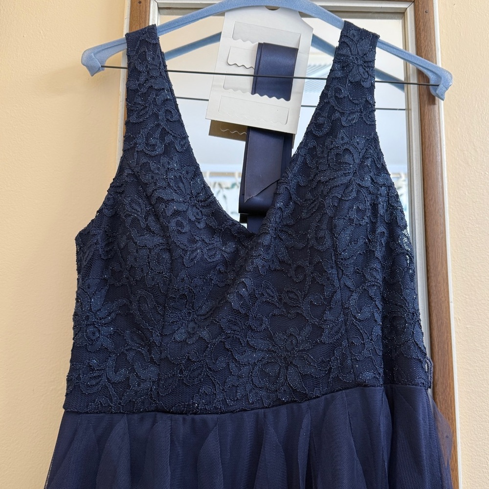 HP 💙 Le Château Navy V-Neck High-Low Dress - Perfect Grad dress 👗🎓 - Picture 3 of 6